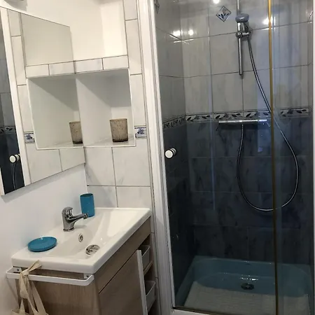 18m2 Le Beau Site En Centre-ville * エクスレバン